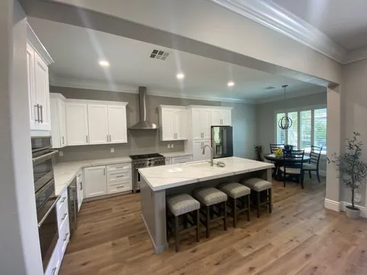 Immediate Response Electric Logo