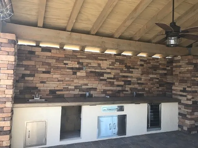 Emergency electrician providing lighting installation in , 