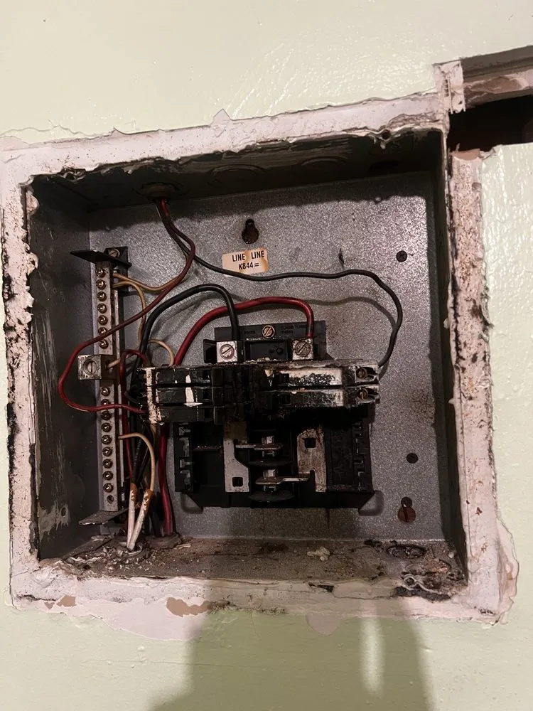 Slide of Impeccable Electrical