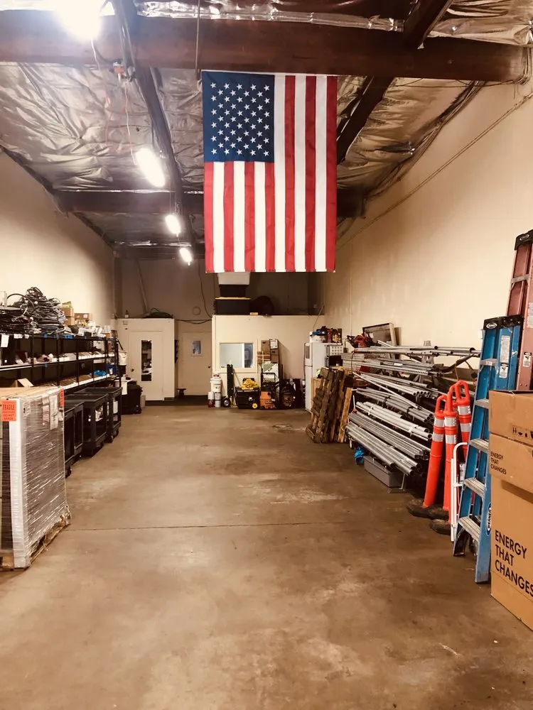 Licensed electrical service for homes in lighting installation,  by 