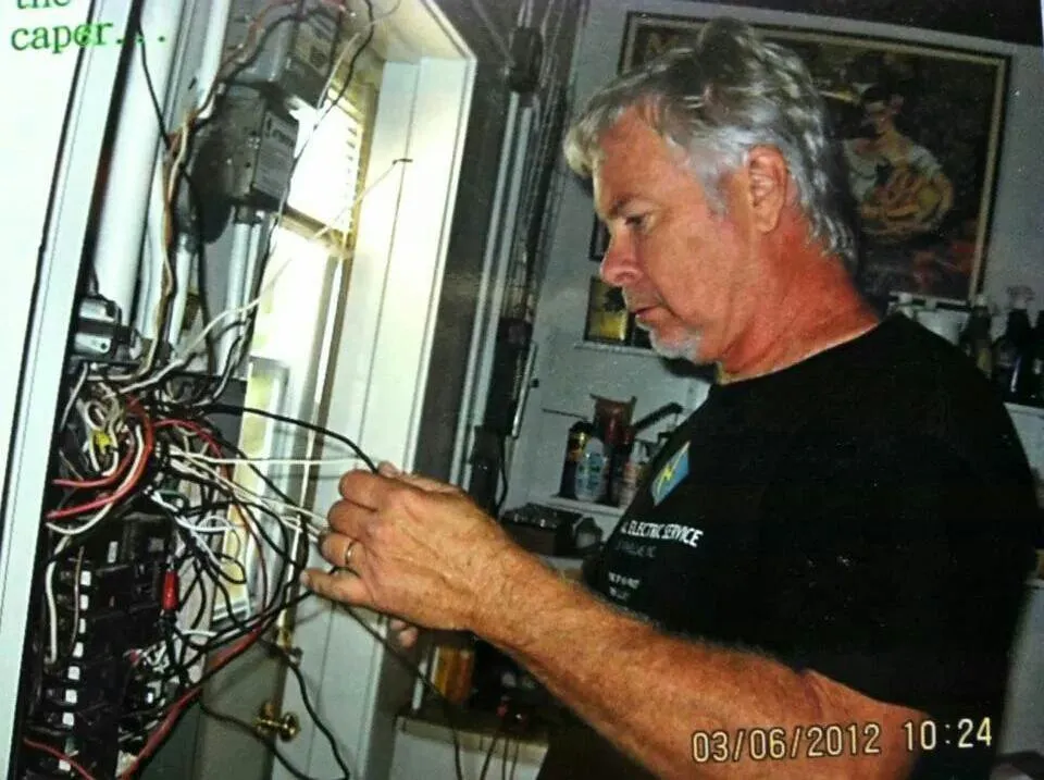 Slide of Imperial Electric Service Of Pinellas