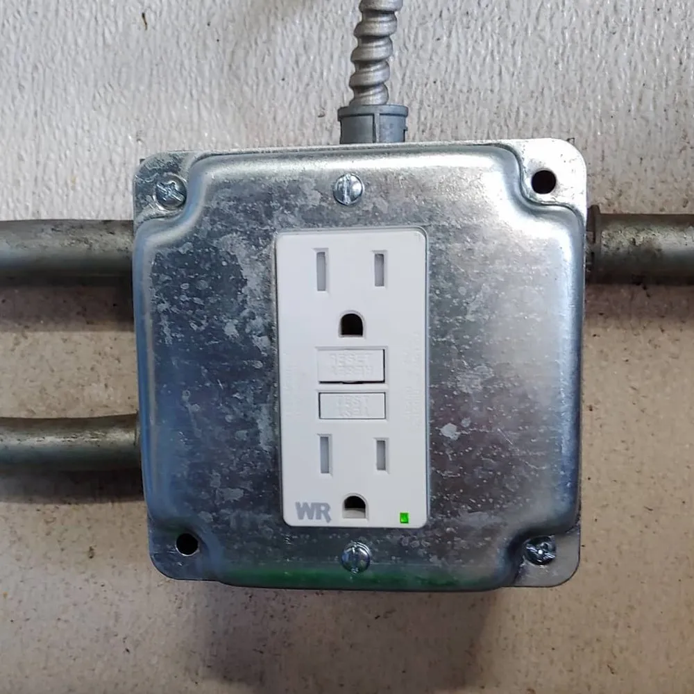 Slide of Imperial Emergency Electrician