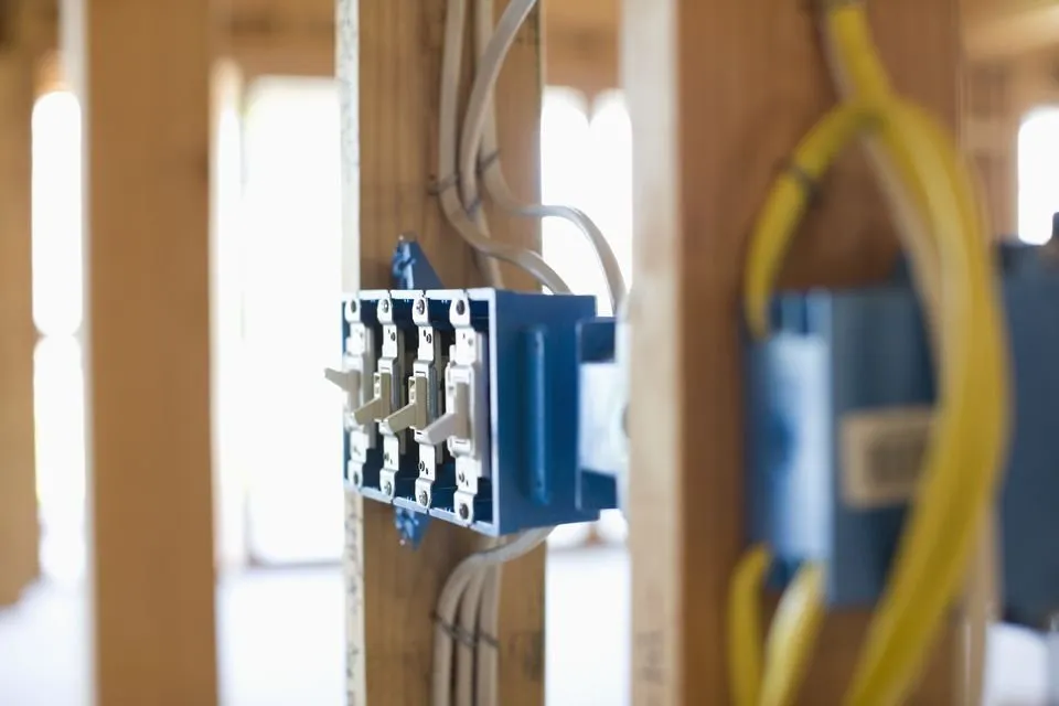 Emergency circuit breaker repair in Port St Lucie, FL by Imperium Electric