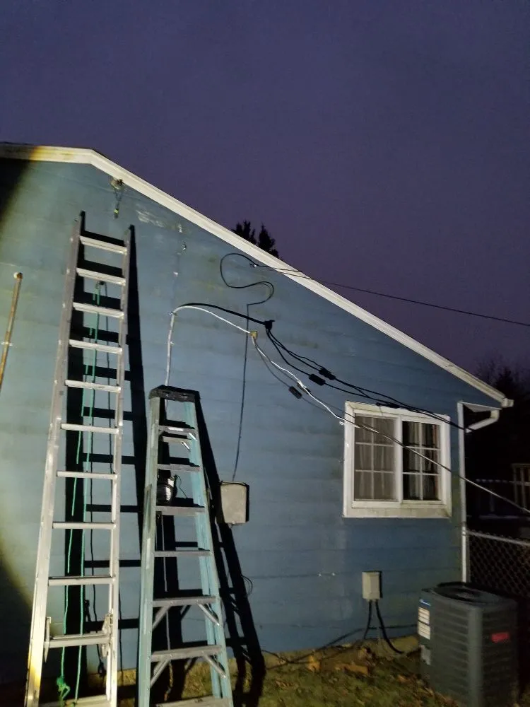 Affordable electrician providing circuit breaker repair in , 