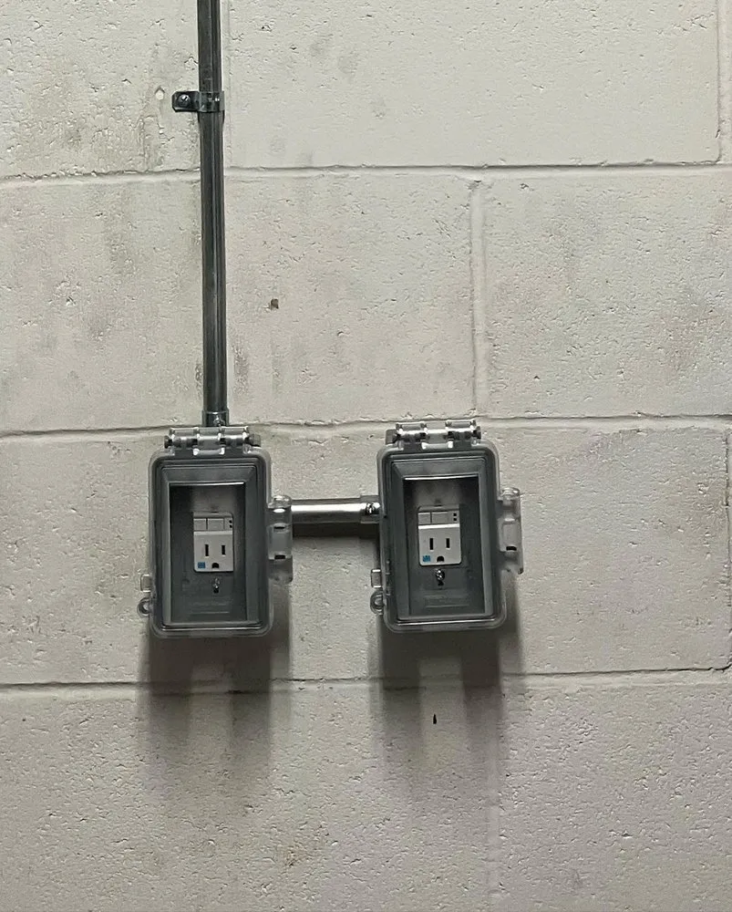 Slide of In-Seconds Electricians