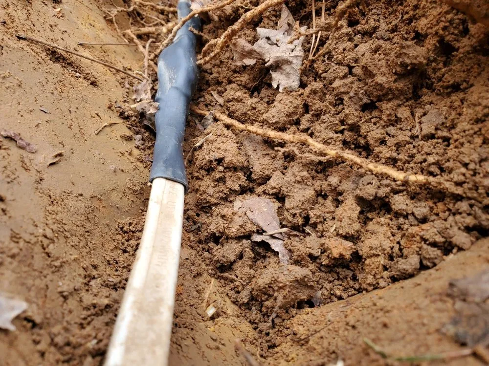 Emergency electrician providing outlet and switch repair in , 