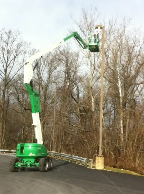 Emergency electrical service for homes in lighting installation,  by 