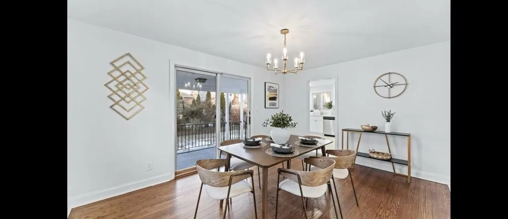 Emergency electrician providing lighting installation in , 