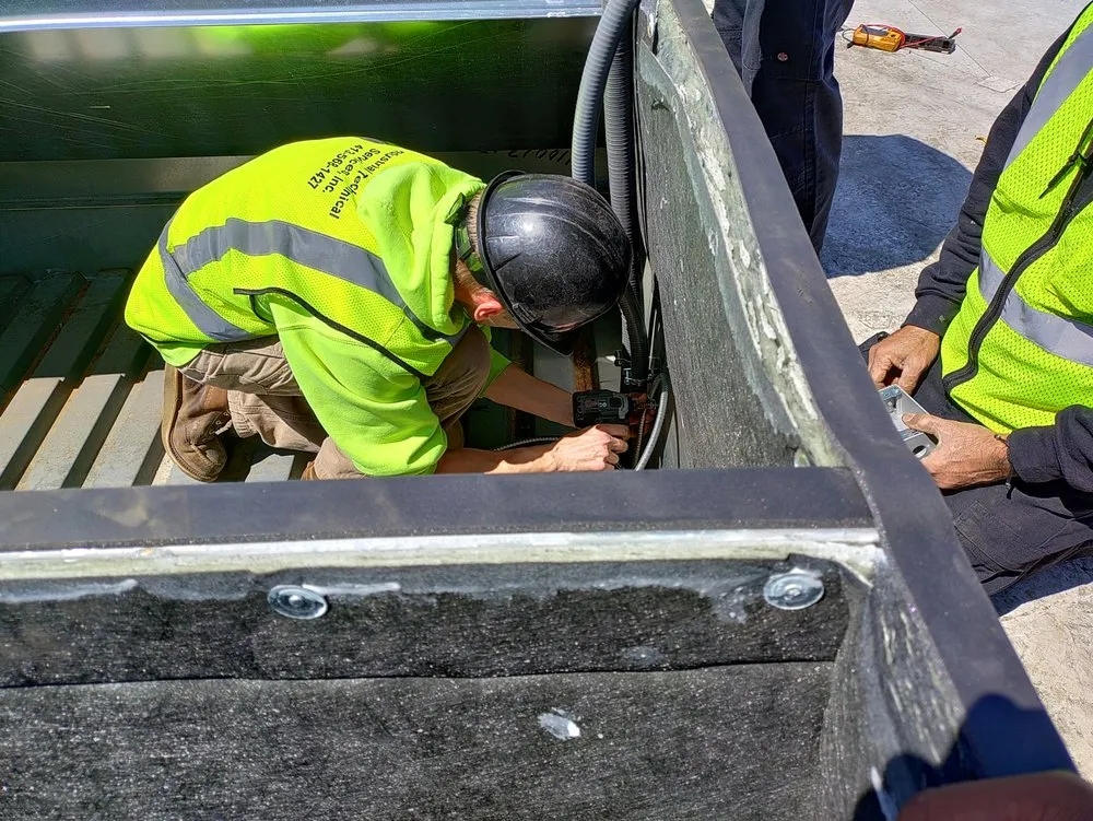 Expert electrician providing circuit breaker repair in ,