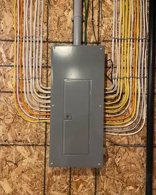 Industry Master Electrician Logo