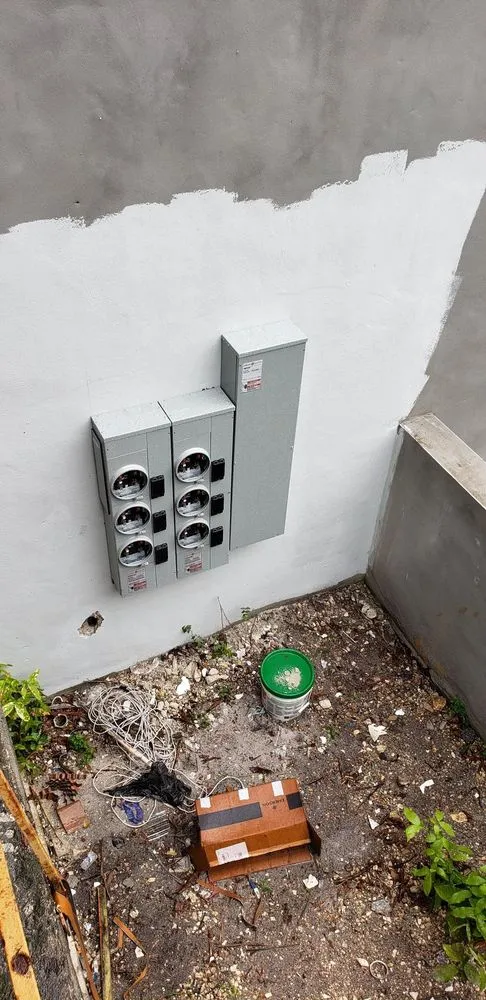 Emergency electrician providing wiring installation in Opa-locka, FL - Infinity at your service