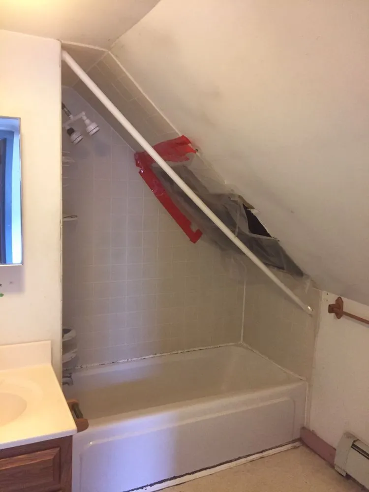 Certified electrician providing lighting installation in , 