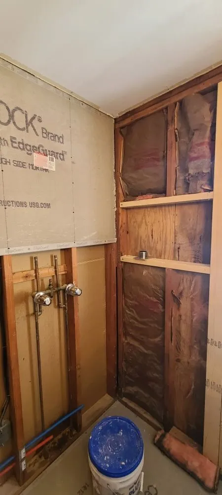 Licensed electrician providing wiring installation in , 