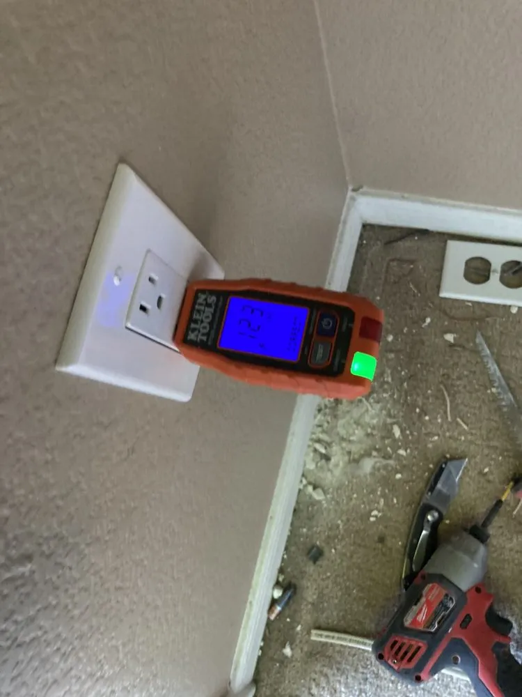 Emergency electrical service for homes in electrical repair,  by 