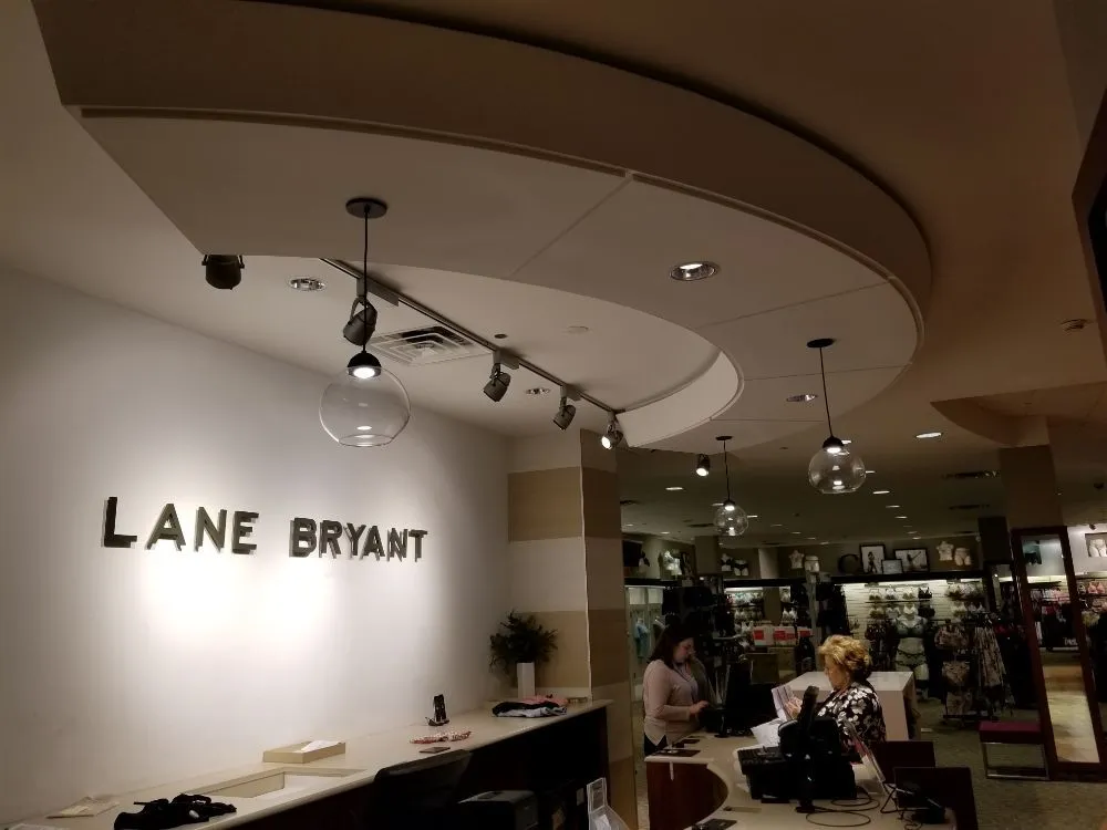 Professional electrician providing lighting installation in , 