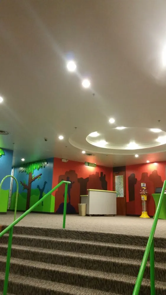 Affordable electrician providing electrical repair in , 