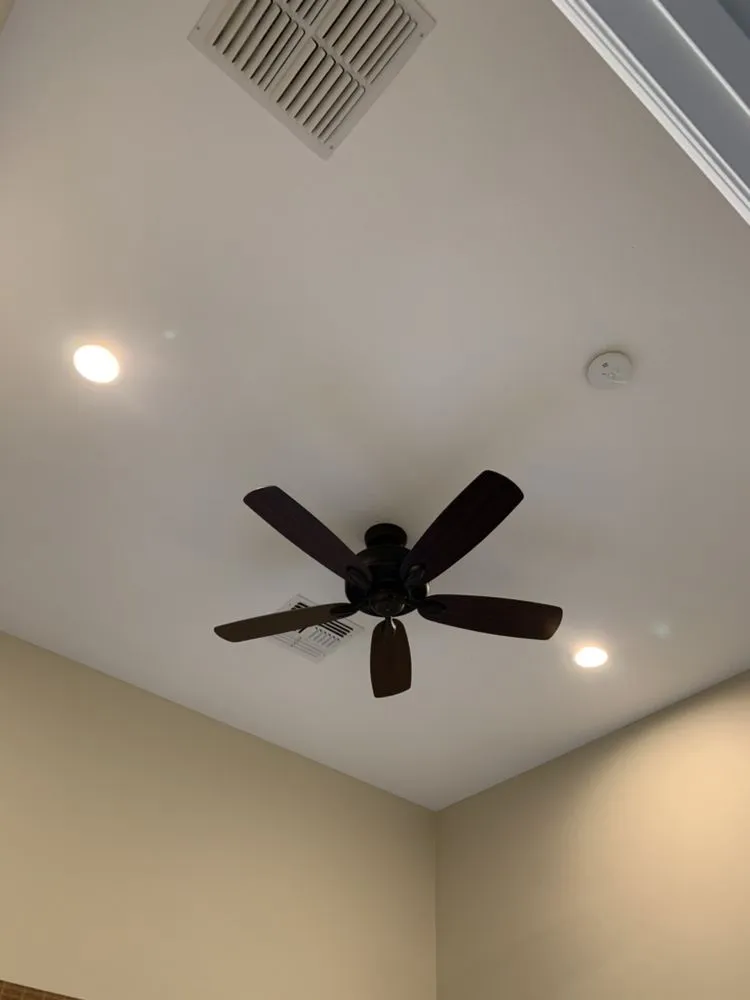 Affordable electrician providing circuit breaker repair in , 