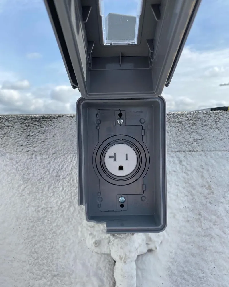 Slide of Insight Emergency Electrician