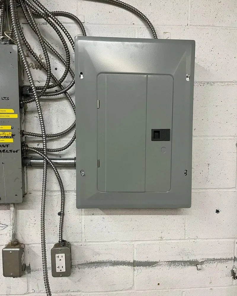 Slide of Insight Emergency Electrician