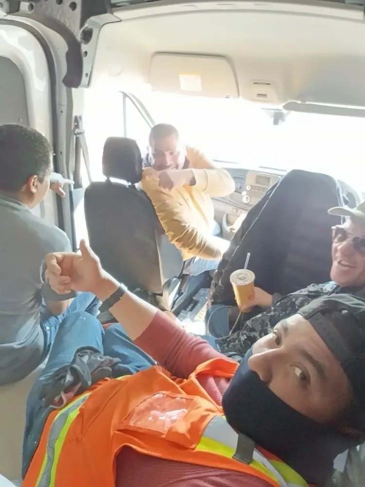 Slide of Instalaciones Electricas Beto