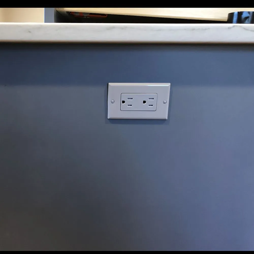 Slide of Instinctive Emergency Electrician