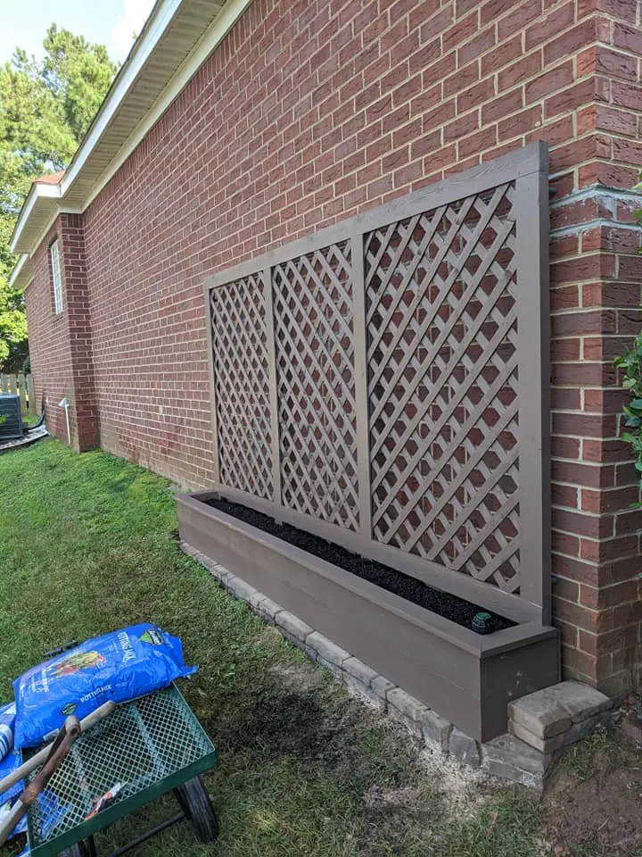 Licensed electrician providing lighting installation in , 