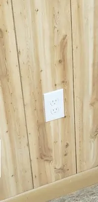 Interest Master Electrician Logo