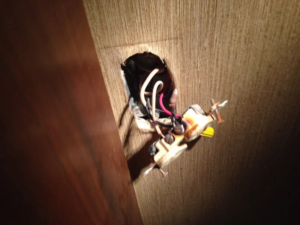 Slide of Interstate Electric and Solar