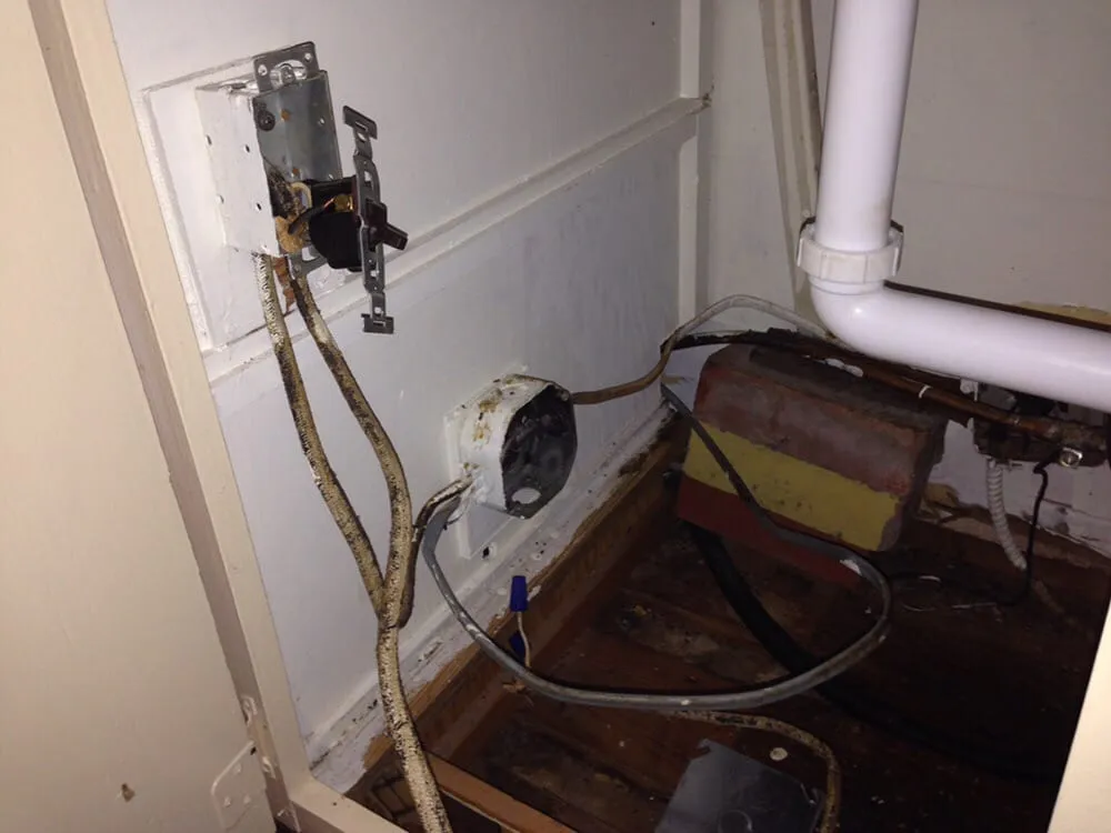 Slide of Interstate Electric and Solar