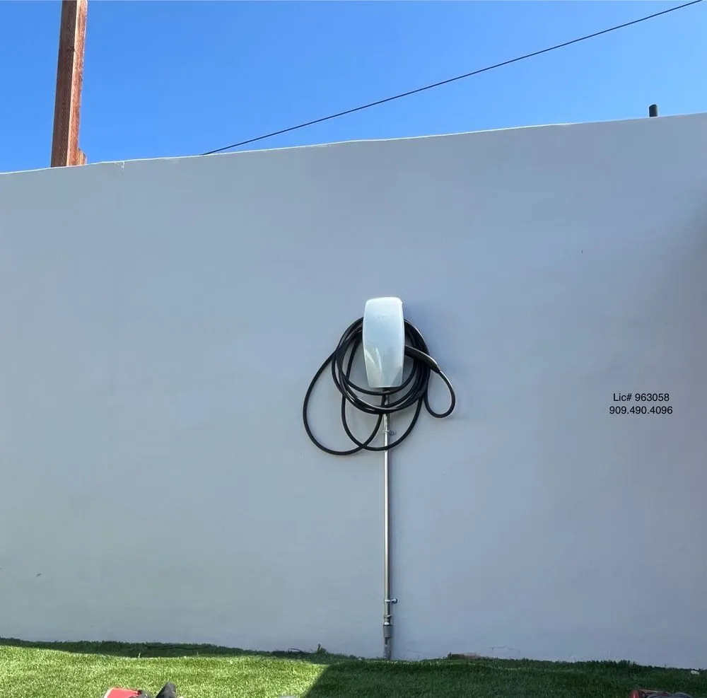 Slide of IntoSet Electric.