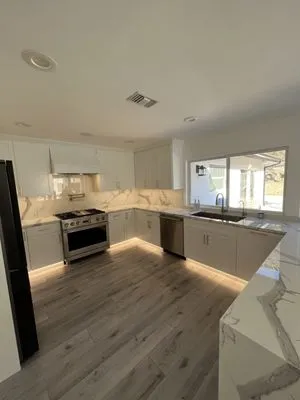 Intravolt Electric Logo