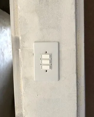 Investigate 24 Hour Electrician Logo