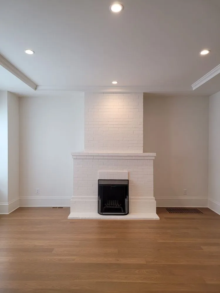 Reliable electrician providing emergency electrical service in ,