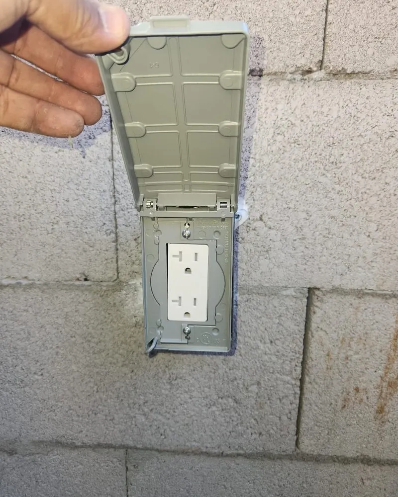 Slide of Irvine 24 Hour Electrician