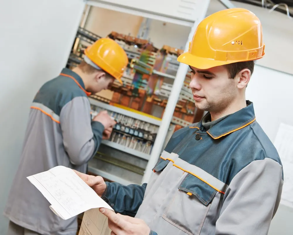 Emergency electrician providing outlet and switch repair in Croton-on-Hudson, NY - Irwin Electricians