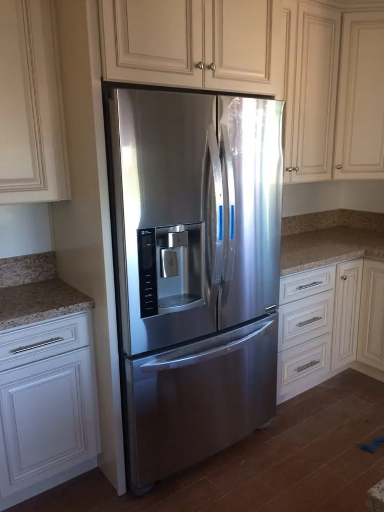 Certified outlet and switch repair in Granada Hills, CA by Isaac Handyman Services