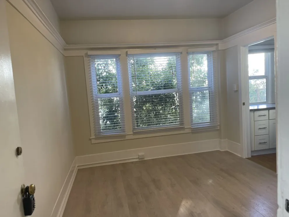 Slide of Isaias Meza Services