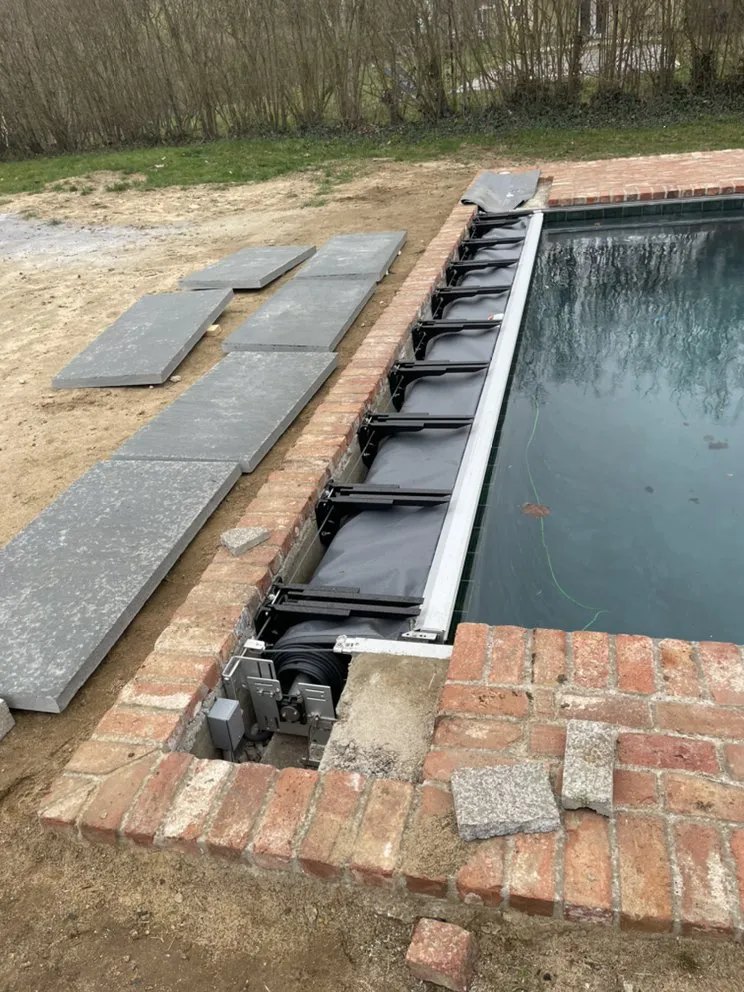 Expert electrician providing circuit breaker repair in , 