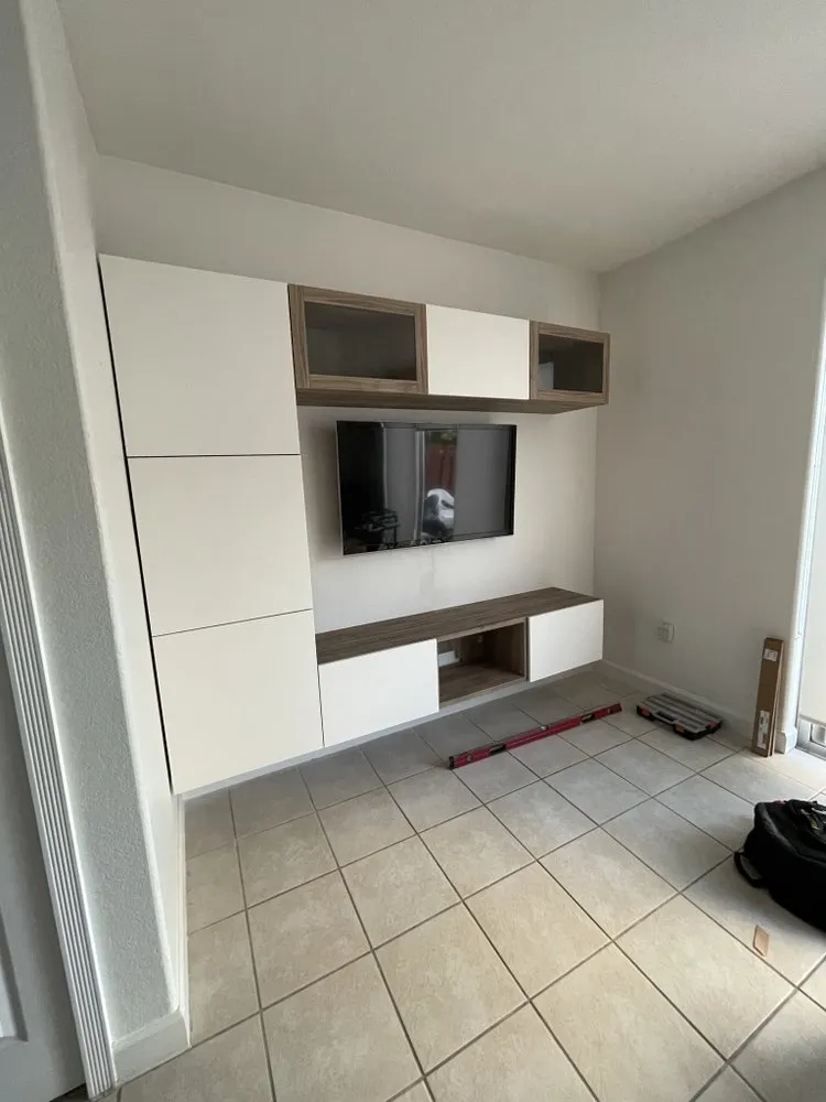 Slide of Islandz Handyman