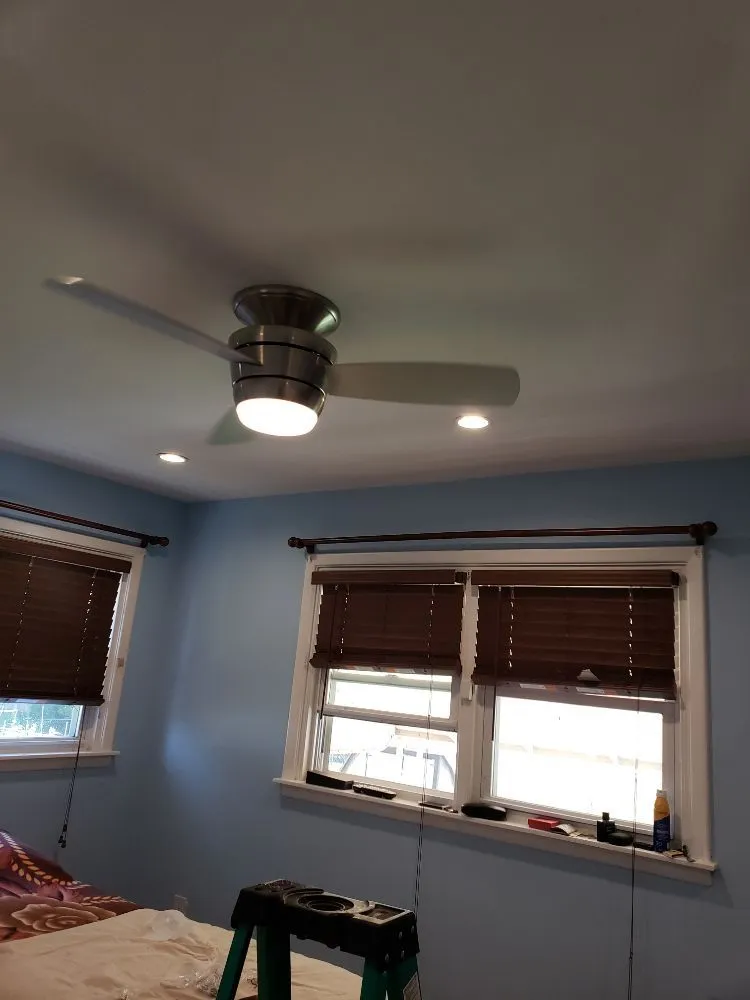 Certified electrician providing circuit breaker repair in ,