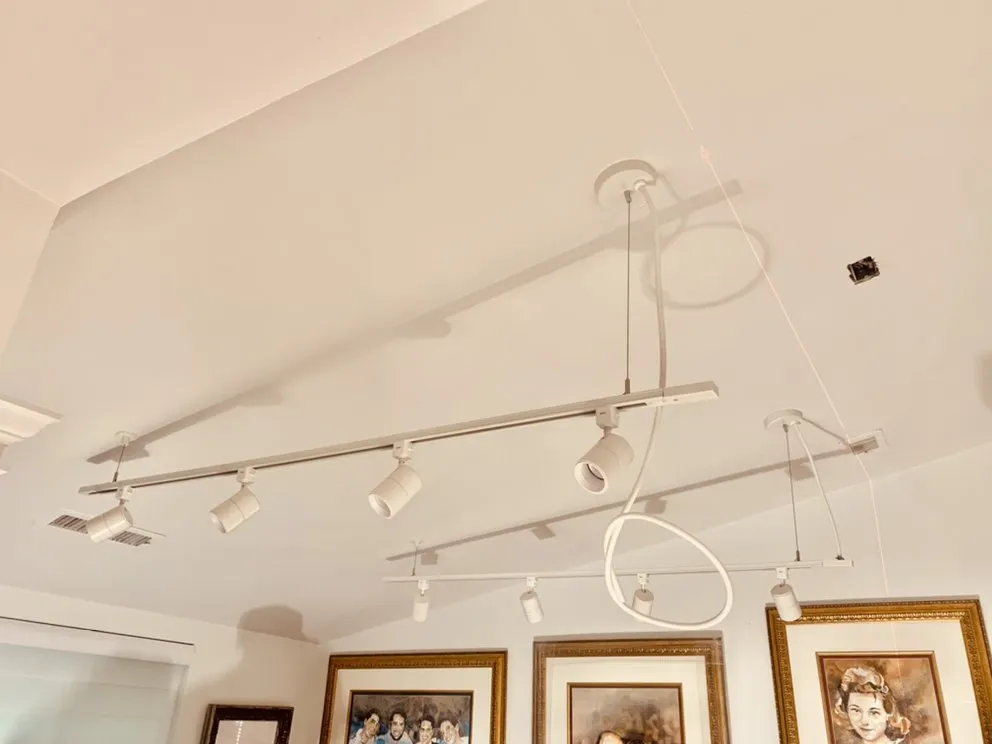 Slide of Its Electrical LLC