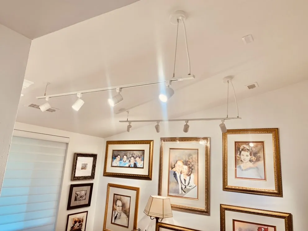 Slide of Its Electrical LLC