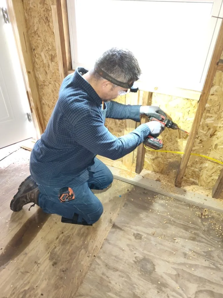 Slide of Ivan Electric