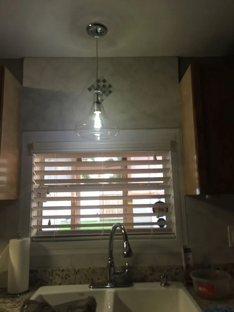 Emergency electrician providing lighting installation in St Petersburg, FL - Izzo Electric
