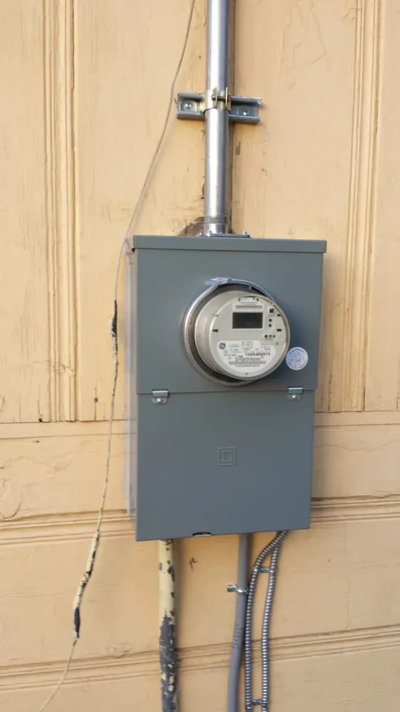 Slide of Izzy's Electric