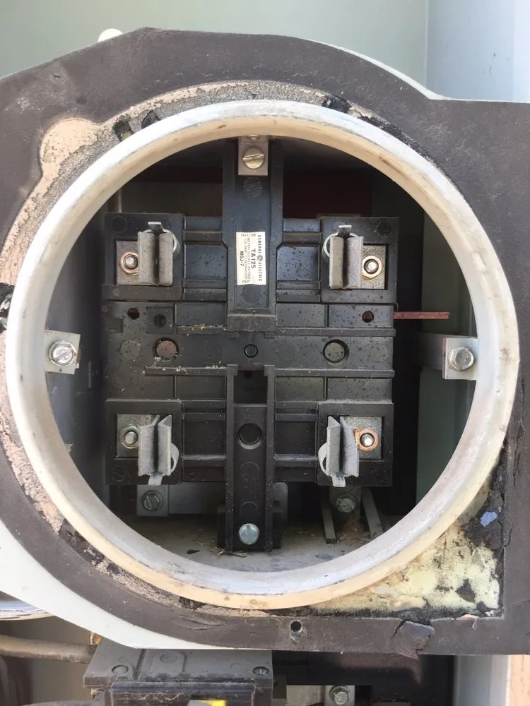 Slide of Izzy's Electric