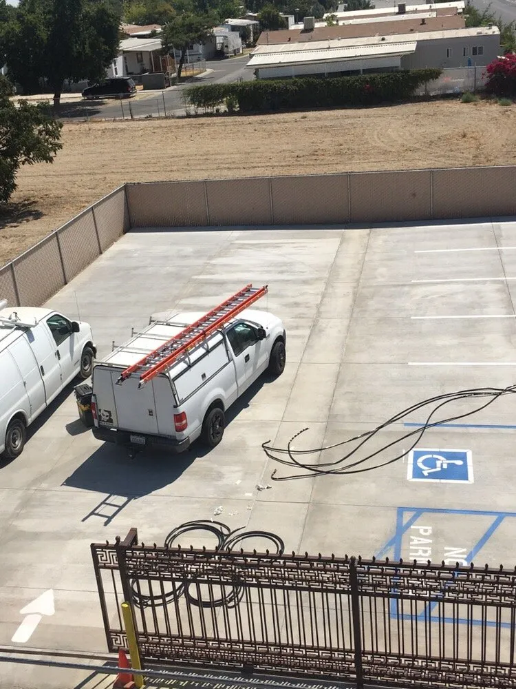 Slide of Izzy's Electric