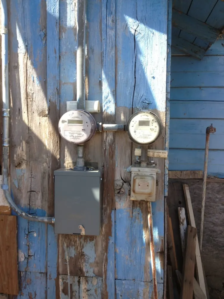 Slide of Izzy's Electric