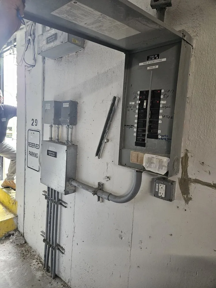 Slide of J & I Electric Service