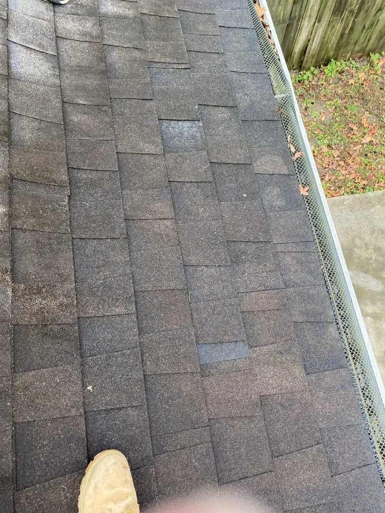 Slide of J & J Remodeling and Leos Gabinet Services